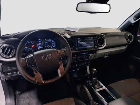 Used 2022 Toyota Tacoma TRD Off-Road w/ Technology Package RWD image 20
