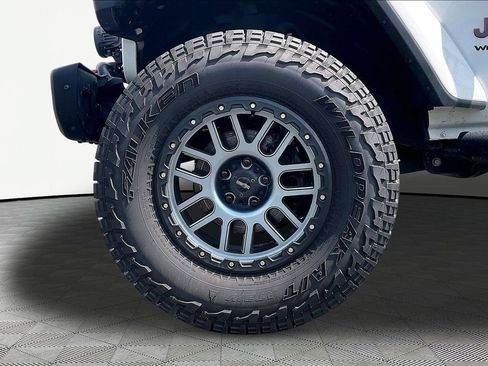 Used 2019 Jeep Wrangler Unlimited Rubicon w/ LED Lighting Group AWD/4WD image 35