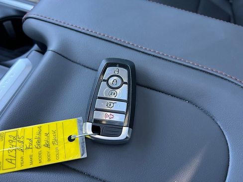 Used 2025 Ford Expedition Active AWD/4WD image 34