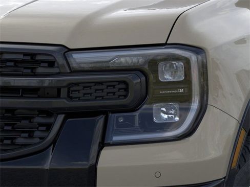 New 2025 Ford Ranger Lariat w/ FX4 Off-Road Package image 18