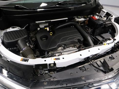 Used 2025 Chevrolet Equinox LT AWD/4WD image 16