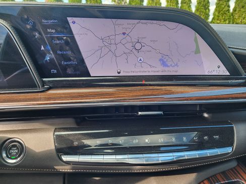 Used 2023 Cadillac Escalade ESV Premium Luxury w/ Performance Package image 35