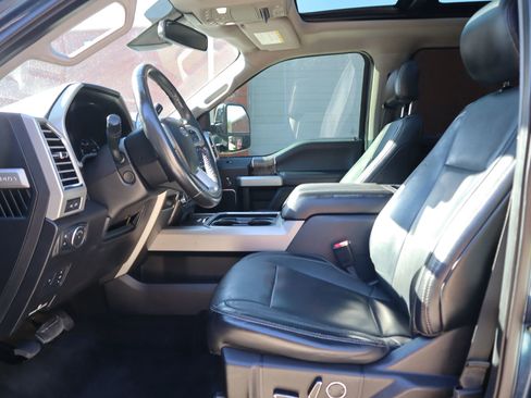 Used 2017 Ford F250 Lariat w/ Lariat Ultimate Package image 12