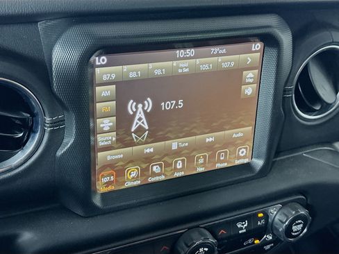 Used 2023 Jeep Wrangler Unlimited Sahara AWD/4WD image 19