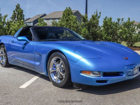 Used 1998 Chevrolet Corvette Coupe w/ Roof Pkg RWD image 12