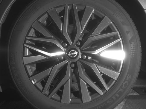 Used 2025 Nissan Altima 2.5 SV FWD image 14