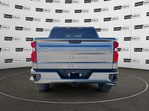 Used 2020 Chevrolet Silverado 1500 Custom w/ Custom Value Package image 5