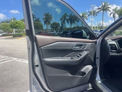 Used 2023 Nissan Rogue Platinum w/ Platinum Premium Package FWD image 17