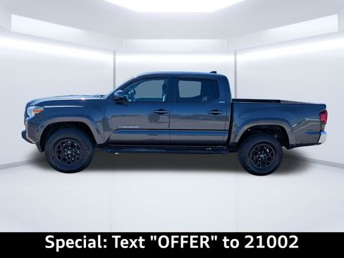 Used 2020 Toyota Tacoma SR5 RWD image 6