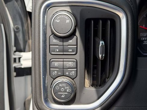 Used 2019 Chevrolet Silverado 1500 LT Trail Boss AWD/4WD image 9
