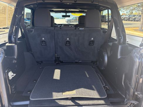 Used 2021 Jeep Wrangler Unlimited Sport AWD/4WD image 34