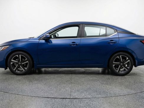 Used 2025 Nissan Sentra SV FWD image 5