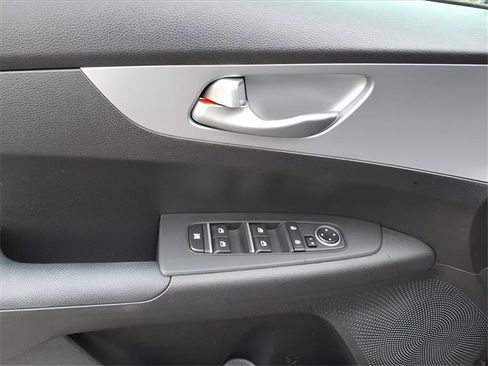 Used 2023 Kia Forte LXS w/ LXS Technology Package image 17