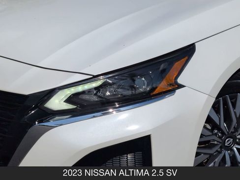 Certified 2023 Nissan Altima 2.5 SV FWD image 10