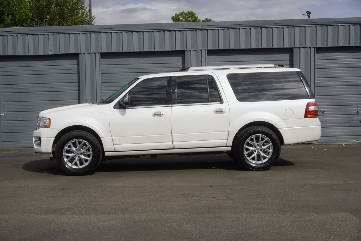 Used 2017 Ford Expedition EL Limited w/ Equipment Group 301A AWD/4WD image 2