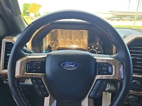 Used 2018 Ford F150 XLT w/ Equipment Group 302A Luxury AWD/4WD image 23