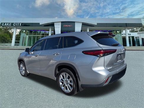 Used 2020 Toyota Highlander Limited image 4