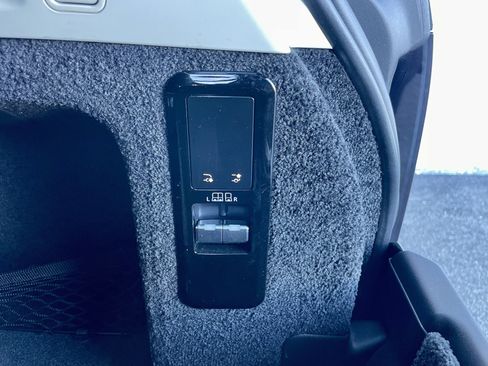 Used 2023 Land Rover Range Rover SE image 37