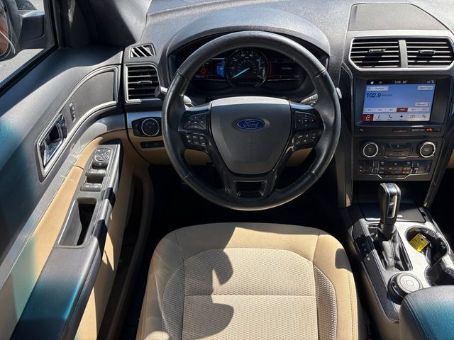 Used 2017 Ford Explorer XLT w/ Equipment Group 201A AWD/4WD image 20