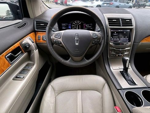 Used 2014 Lincoln MKX FWD w/ Equipment Group 102A image 8