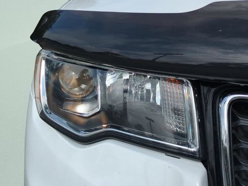 Used 2019 Jeep Grand Cherokee Limited AWD/4WD image 25