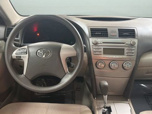 Used 2011 Toyota Camry FWD image 11