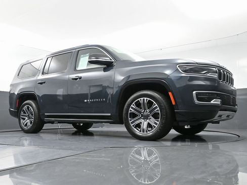 Used 2024 Jeep Wagoneer Series II w/ Flexible Seating Group image 50