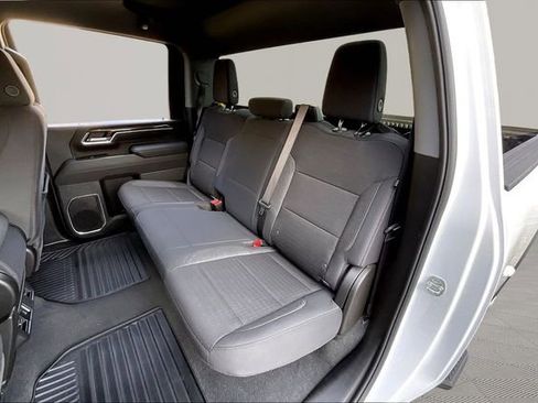 Used 2025 Chevrolet Silverado 2500 LT w/ Convenience Package image 16