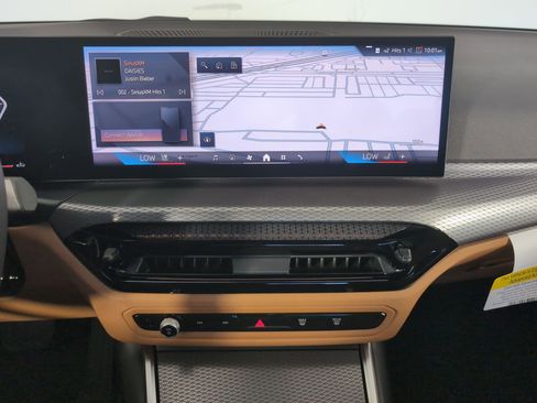 Used 2026 BMW 330i Sedan w/ Convenience Package image 24