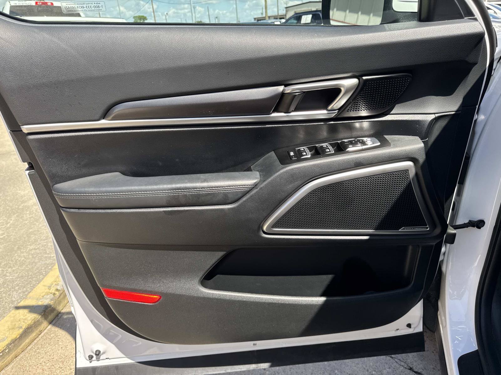 Used 2024 Kia Telluride S w/ S Sunroof Package FWD image 18