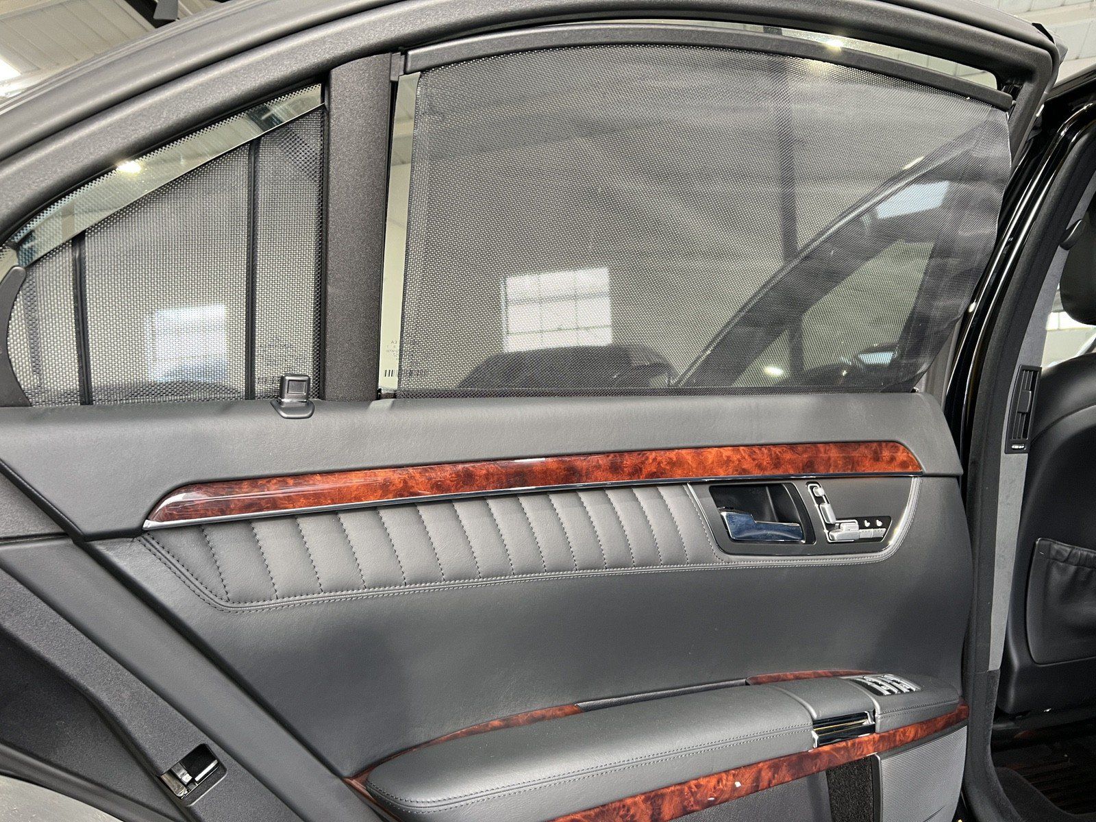 Used 2008 Mercedes-Benz S 600 image 26