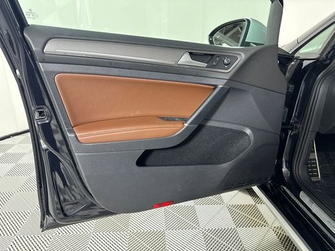 Used 2019 Volkswagen Golf Alltrack S image 11