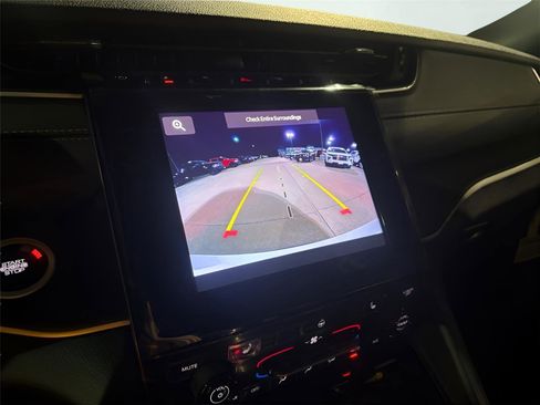 New 2025 Jeep Grand Cherokee L Laredo w/ Luxury Tech Group I image 26