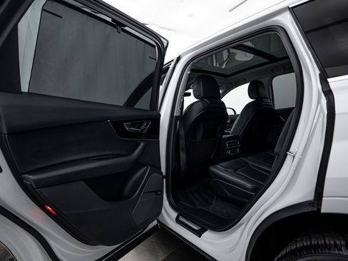 Used 2017 Audi Q7 3.0T Premium Plus w/ Premium Plus Package image 18