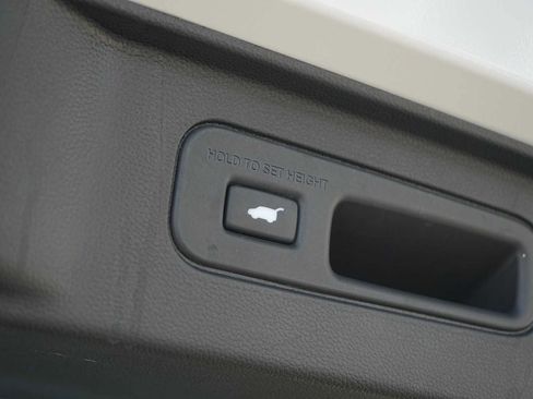 Used 2025 Honda Pilot TrailSport image 26