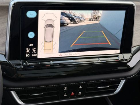 New 2026 Volkswagen Atlas SE image 14