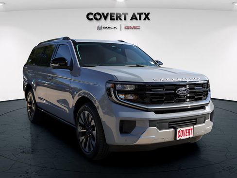 Used 2025 Ford Expedition Platinum w/ Driver's Package AWD/4WD image 9