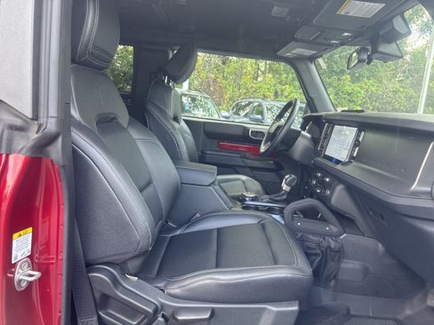 Used 2025 Ford Bronco Badlands AWD/4WD image 41