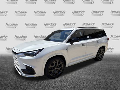 New 2025 Lexus TX 500h AWD image 5