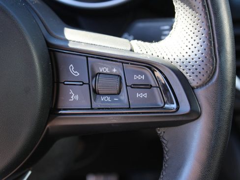 Used 2022 Alfa Romeo Giulia Ti image 15