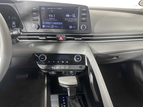 Used 2023 Hyundai Elantra SEL w/ Preferred Accessory Package image 15