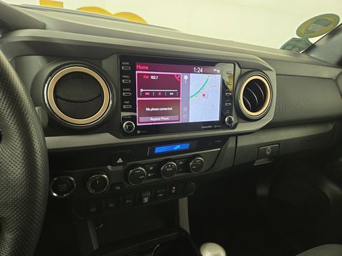 Used 2021 Toyota Tacoma TRD Sport image 22