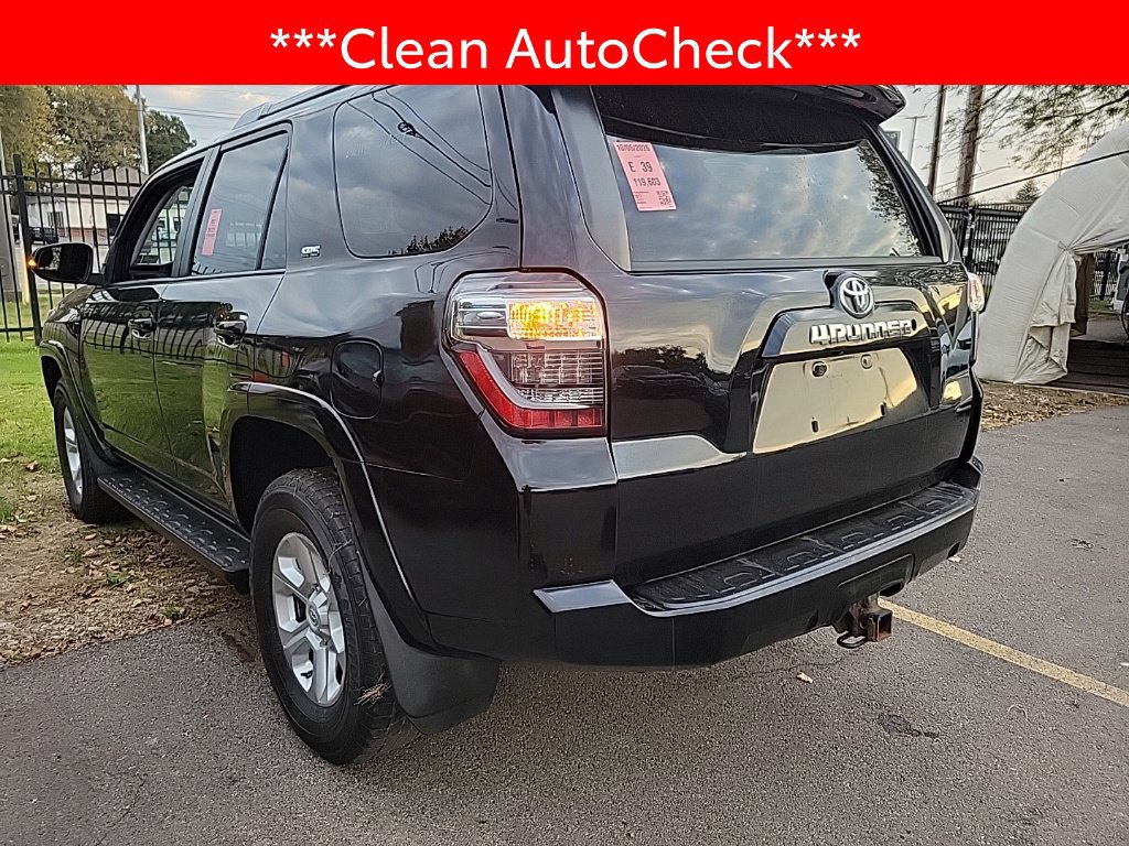 Used 2017 Toyota 4Runner SR5 Premium AWD/4WD image 4