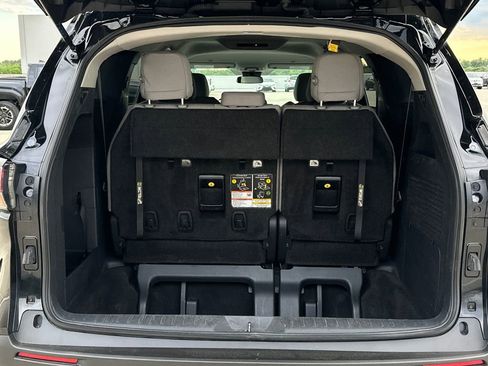 Used 2025 Toyota Sienna LE FWD image 6