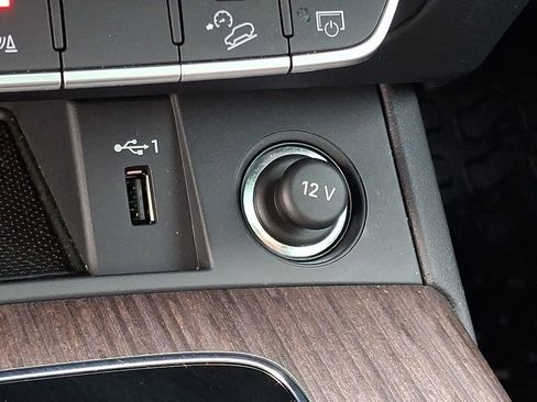 Used 2023 Audi Q5 e Premium Plus w/ Premium Plus Package image 28