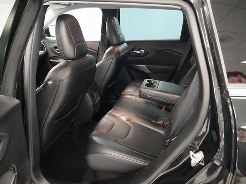 Used 2019 Jeep Cherokee Limited image 20