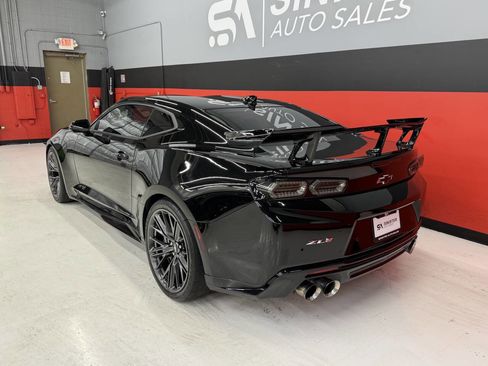 Used 2018 Chevrolet Camaro ZL1 RWD image 18