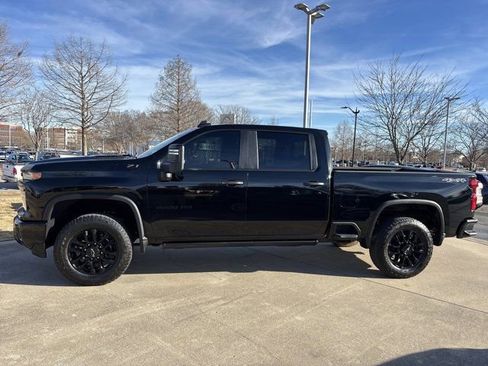 Used 2025 Chevrolet Silverado 2500 Custom w/ Custom Value Package image 11