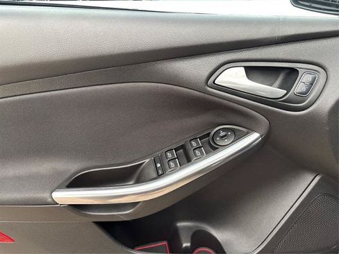 Used 2018 Ford Focus ST FWD image 18