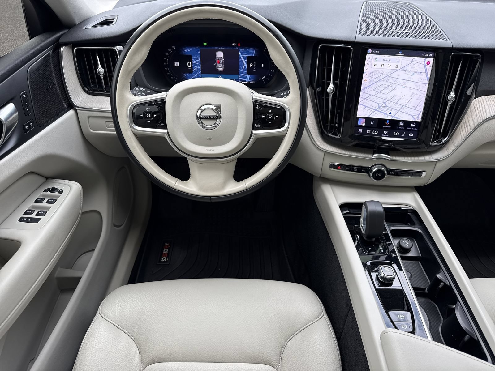 Used 2023 Volvo XC60 B5 Plus w/ Climate Package AWD/4WD image 13